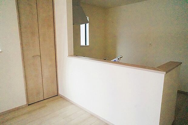 対面キッチンがご家族の温かい時間を演出。 