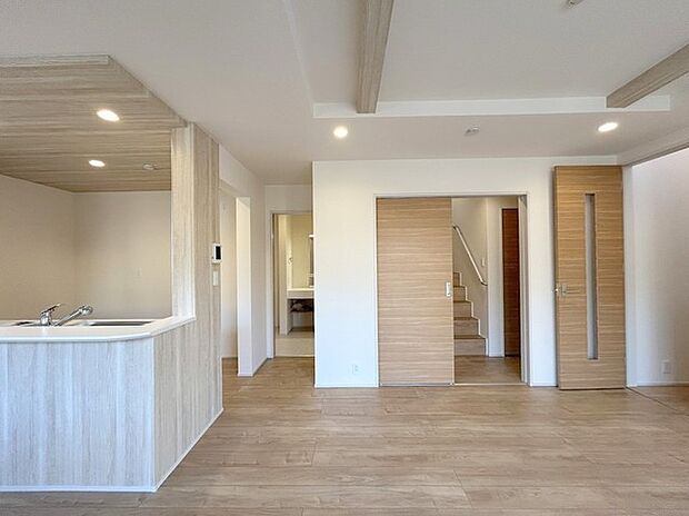 朝から日差しいっぱい、 早起きしたくなるＬＤＫ。 