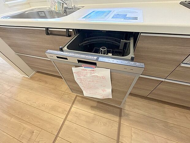省エネ ・ 衛生的な食器洗乾燥機付き。忙しい生活をサポートします。  