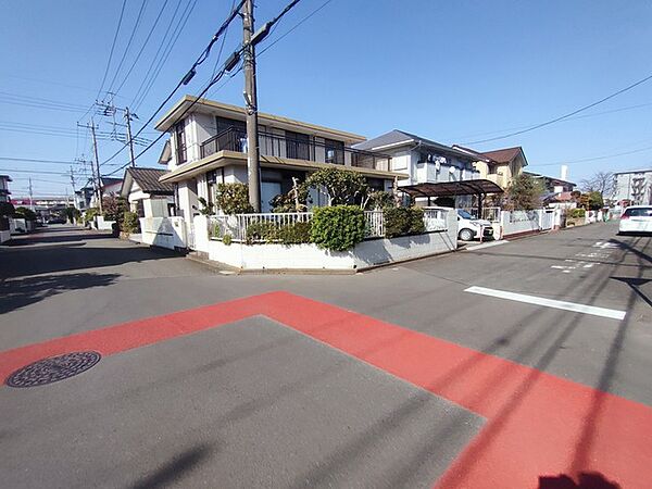 道路は6ｍになると駐車の際の停めやすさがかなり違ってきます。