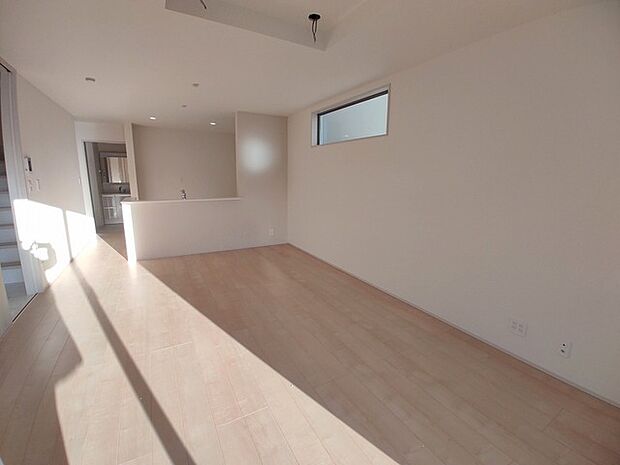 快適性とゆとりをデザインしたリビングは、広々した18帖。