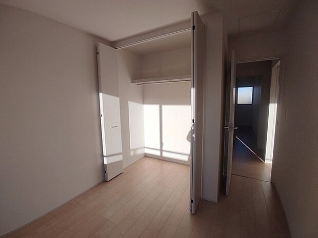 子供部屋にも嬉しい全居室収納スペース。