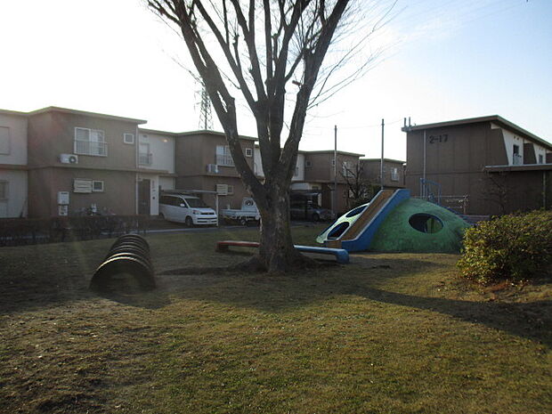 吹上富士見第4児童公園 (590m)