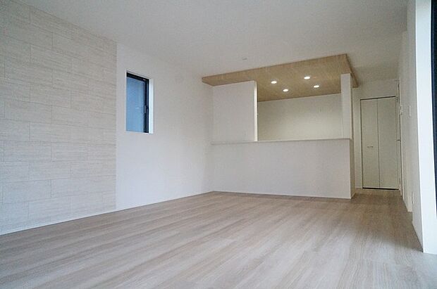 リビングは家具の配置も思いのまま。自由度が高い設計です。 