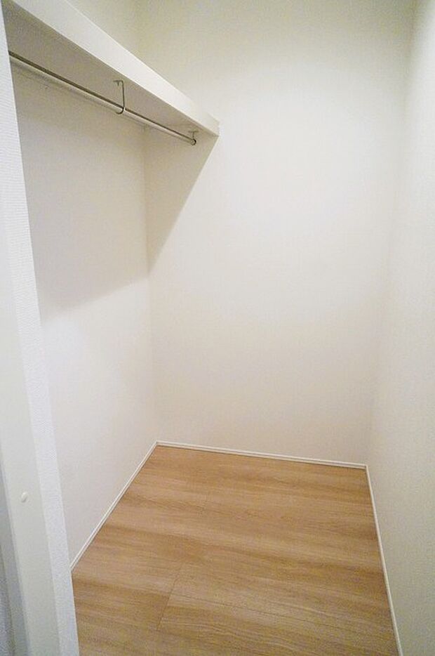 ウォークインクローゼットのある住まいで収納上手な生活。  