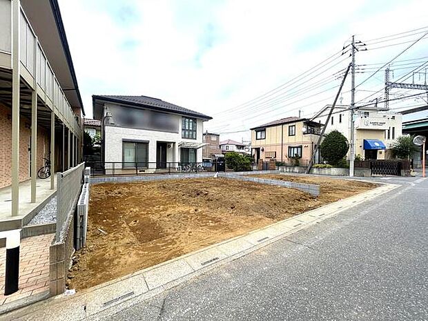 建築中ですが、同じグレードの完成済み建物を参考にご覧になることもできます。現地より最寄りの物件をご案内しますので、お気軽にご要望をお聞かせください。