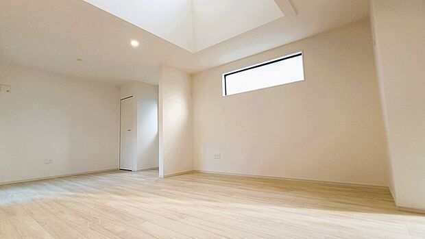 家族が自然に集りそうな広さが魅力のＬＤＫ。 