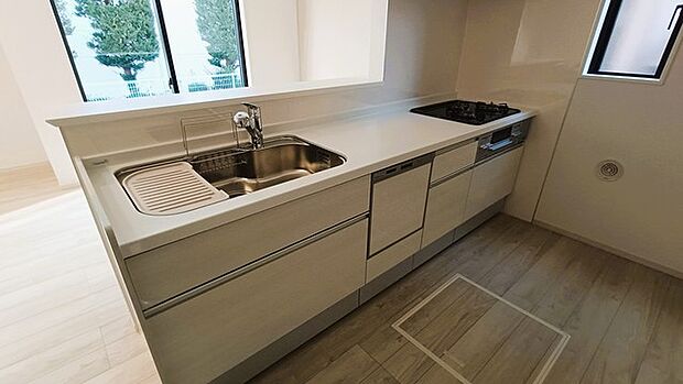 料理をしながらでも、ご家族との会話を楽しめる対面キッチン。 