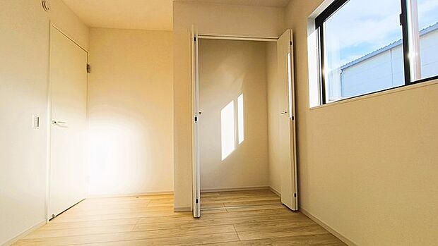 部屋ごとに設けた収納は、住みやすさへのこだわり。 