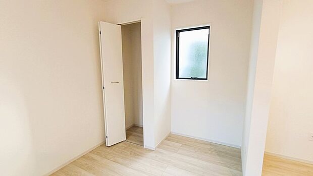 全居室収納スペース付きの物件です。