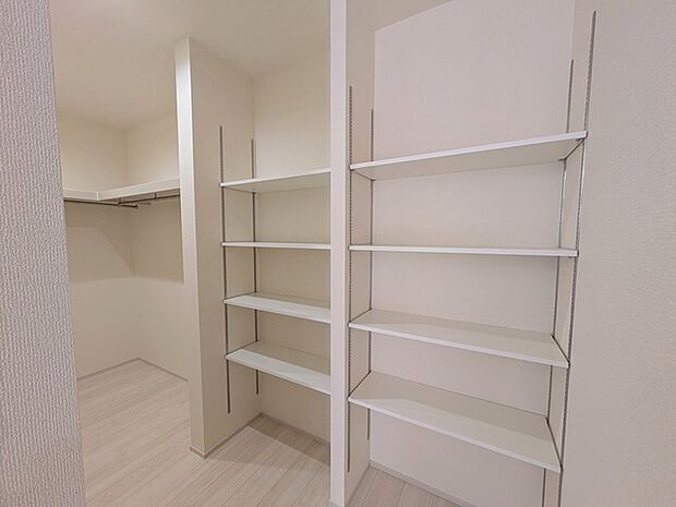 たっぷり収納で、お部屋の中はいつもキレイに片付きそうですね。