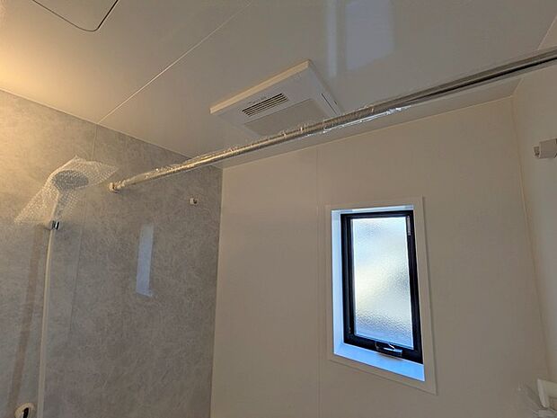 お洗濯ものもカラッと乾くのがうれしい、浴室乾燥機。換気機能も良好なので、その快適さにびっくりすると思います。 