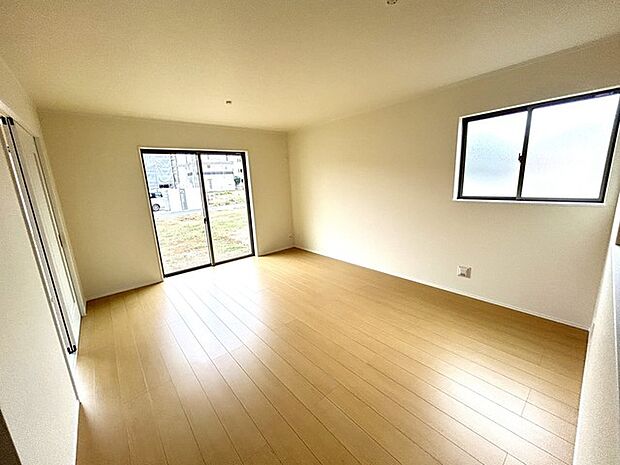 家族が自然に集りそうな広さが魅力のＬＤＫ。 