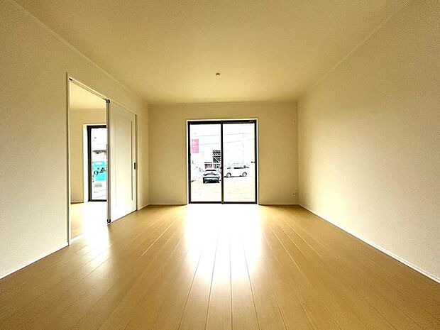 最寄り駅まで徒歩9分の近さ。 忙しい朝が助かる立地、 暮らしにゆとりが生まれます。 