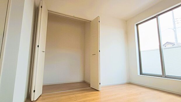 子供部屋にも嬉しい全居室収納スペース。