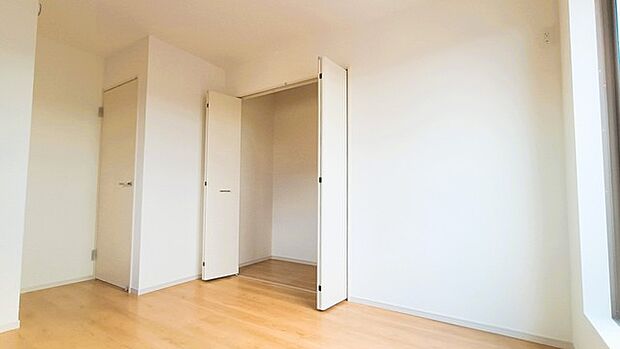 全居室収納スペース付きの物件です。