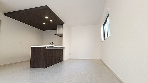 家族が自然に集りそうな広さが魅力のLDK。