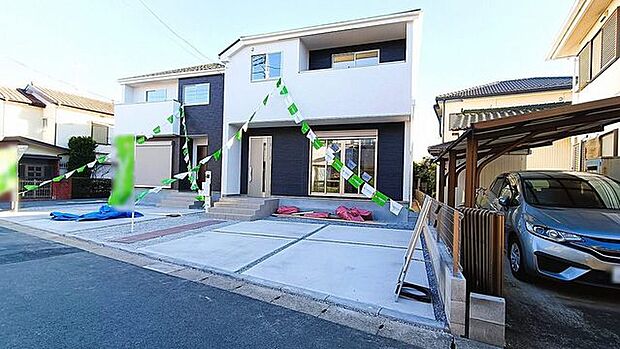 並列2台駐車可能な、ゆとりのカースペースがここに。