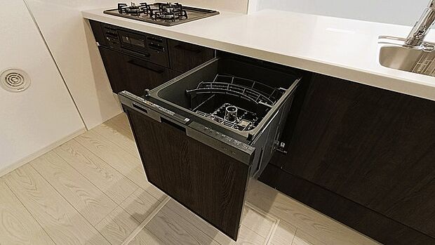 環境にも手にも優しい、食器洗乾燥機付のキッチン。