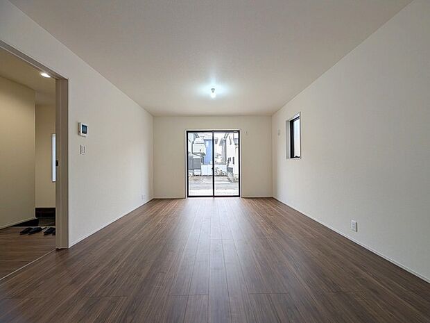 朝から日差しいっぱい、 早起きしたくなるLDK。