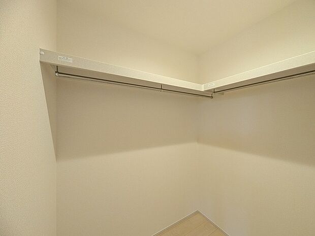 ウォークインクローゼットのある住まいで収納上手な生活。 