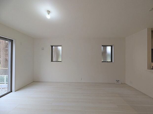 朝から日差しいっぱい、 早起きしたくなるLDK。