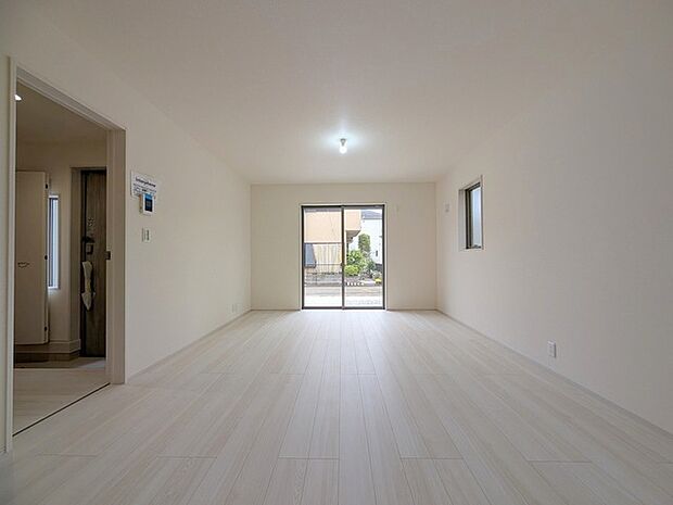 開放的なこの空間がお客様をお出迎えします。LDKは16帖。