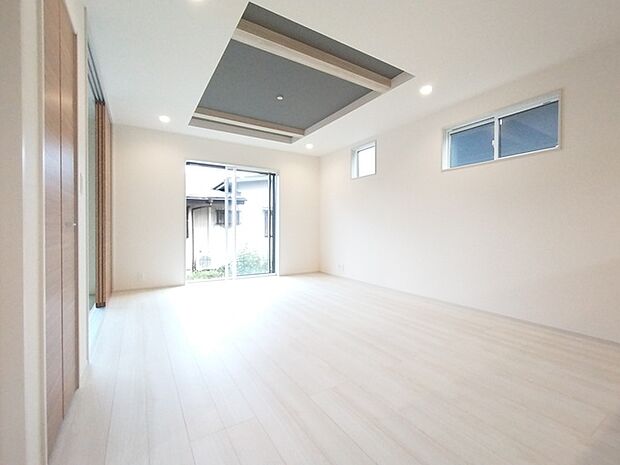 ご家族みんながゆったりくつろげる広々リビング。 