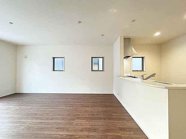 朝から日差しいっぱい、 早起きしたくなるLDK。