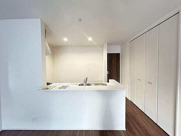 家族が自然に集りそうな広さが魅力のＬＤＫ。 