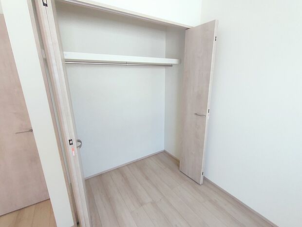 たっぷり収納で、お部屋の中はいつもキレイに片付きそうですね。