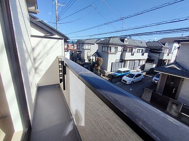 南東向きバルコニーでお洗濯ものはいつもカラッと乾きます。