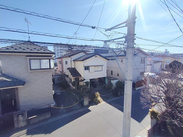 閑静な住宅地で、小さなお子様がいるご家族にも安心。