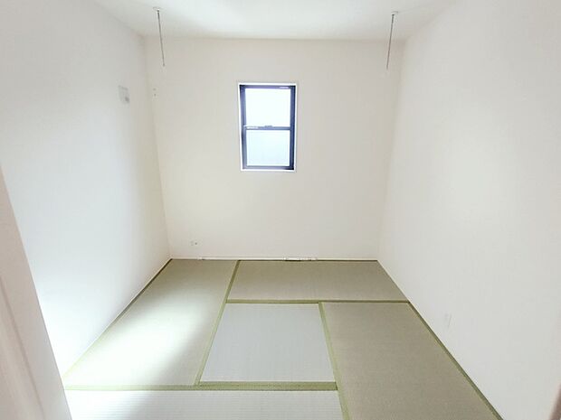 お子様にとっていいお昼寝空間になる和室は、ぜひリビングのお隣で。 