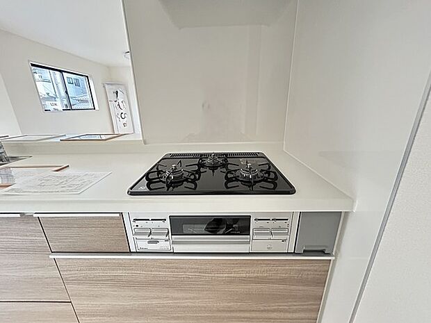 3口のガスコンロで、お料理はよりスピーディーに。 