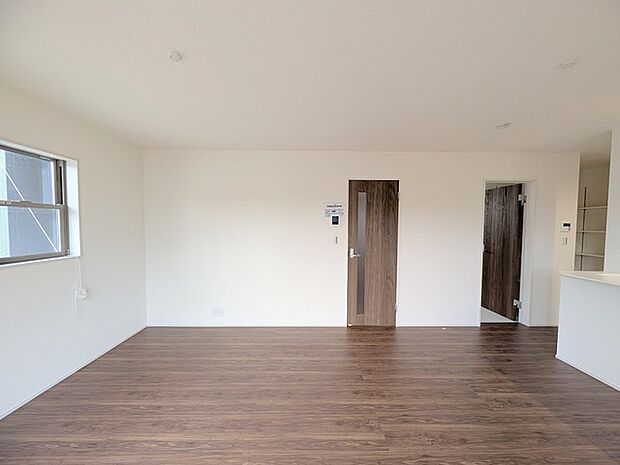 家族団らんの時間も増えそうな、くつろぎのLDK。