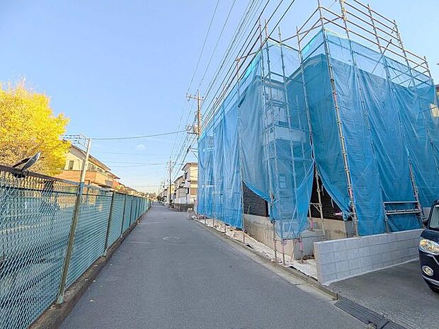 幅員こそやや狭くても、その分交通量が少なくて安心。 