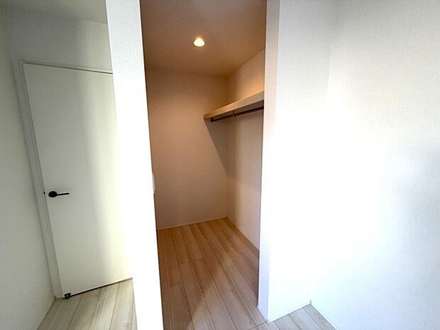 ウォークインクローゼットのある住まいで収納上手な生活。 