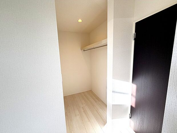 ウォークインクローゼットのある住まいで収納上手な生活。 