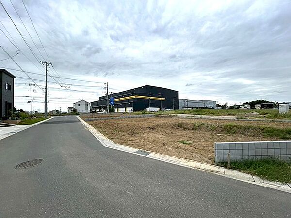 道路は6ｍになると駐車の際の停めやすさがかなり違ってきます。