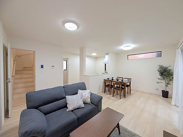 快適性とゆとりをデザインしたリビングは、広々した15.5帖。 