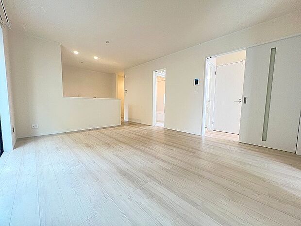 家族が自然に集りそうな広さが魅力のＬＤＫ。 