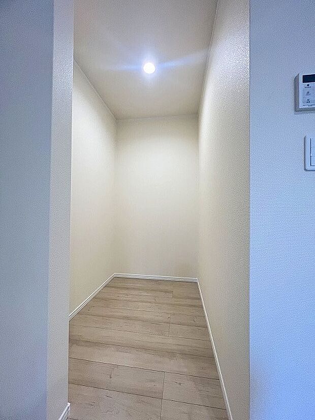 キッチンに立つ楽しみがグッと上がるパントリー。現地でイメージトレーニングしてみましょう。 