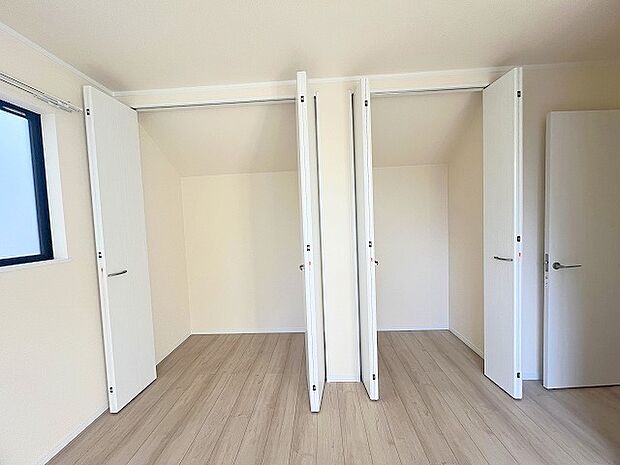 ご家族の思い出も大切にしまっておけるたっぷり収納。