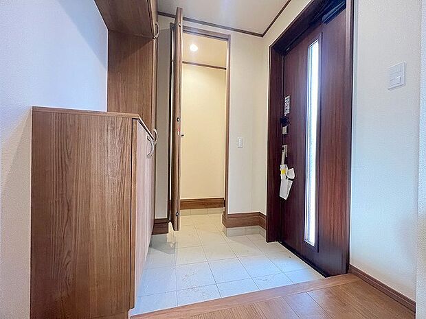 共用収納がたっぷりあります。便利なシューズインクローゼットが魅力です。