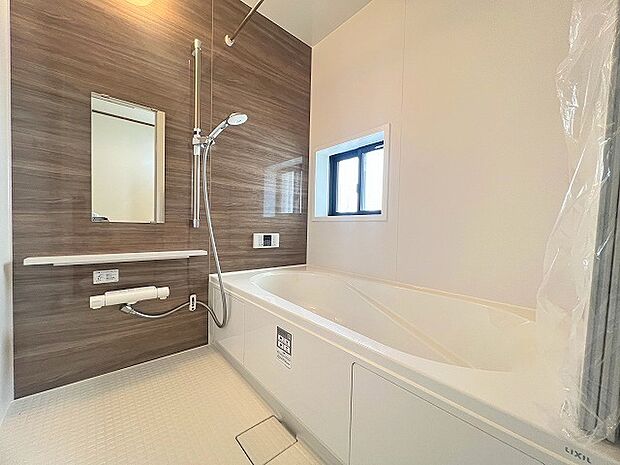 1坪広さを設けた浴室でゆったりバスタイム。 