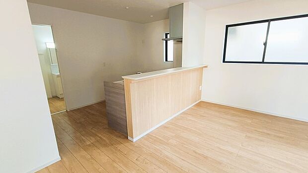 快適性とゆとりをデザインしたリビングは、広々した18.7帖。 