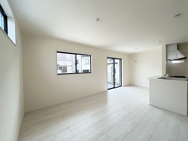 リビングは家具の配置も思いのまま。自由度が高い設計です。 