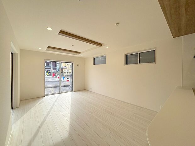 解放感あふれるリビングは、自然に光と風に恵まれます。