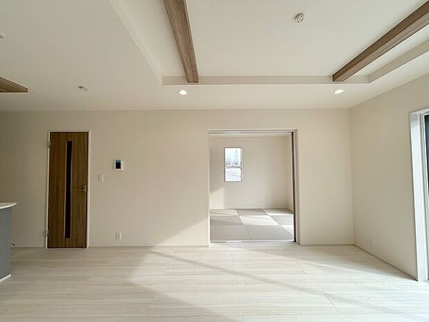 家族が自然に集りそうな広さが魅力のLDK。